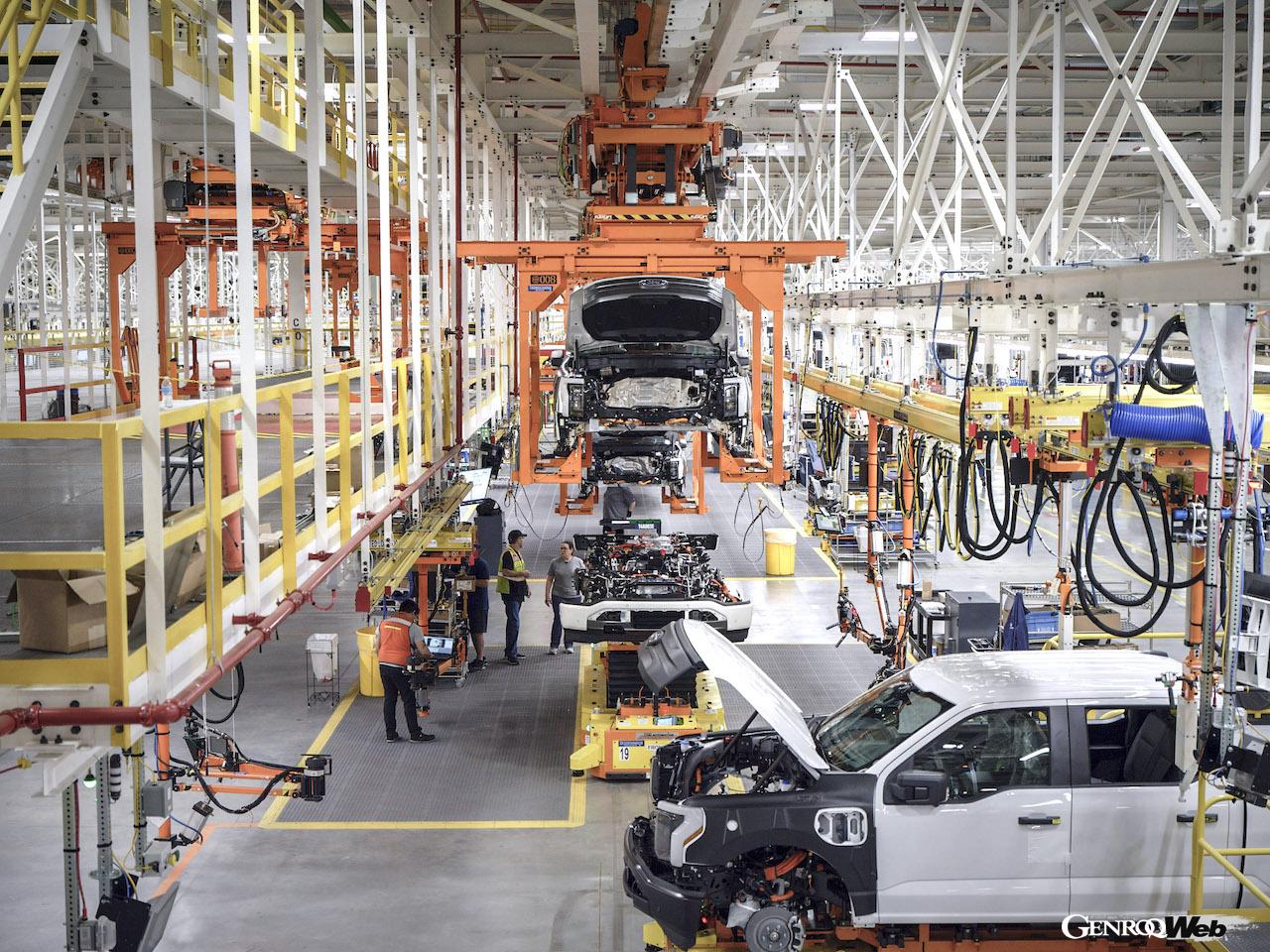 ミシガン州ディアボーンのルージュ工場で製造される、フォード F-150 ライトニング。