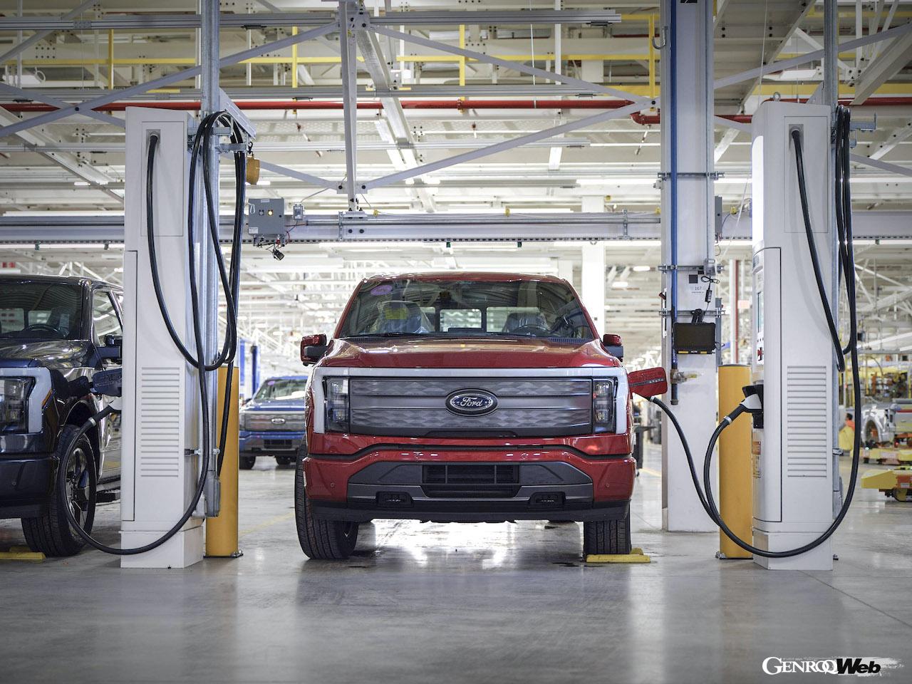 ミシガン州ディアボーンのルージュ工場で製造される、フォード F-150 ライトニング。