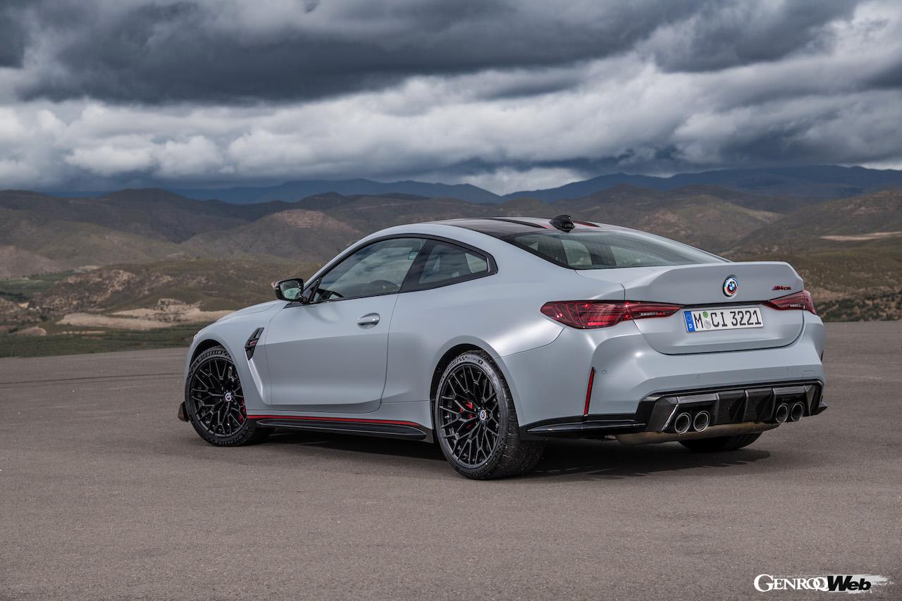 BMW M社50周年記念モデルとしてデビューした「M4 CSL」のエクステリア。