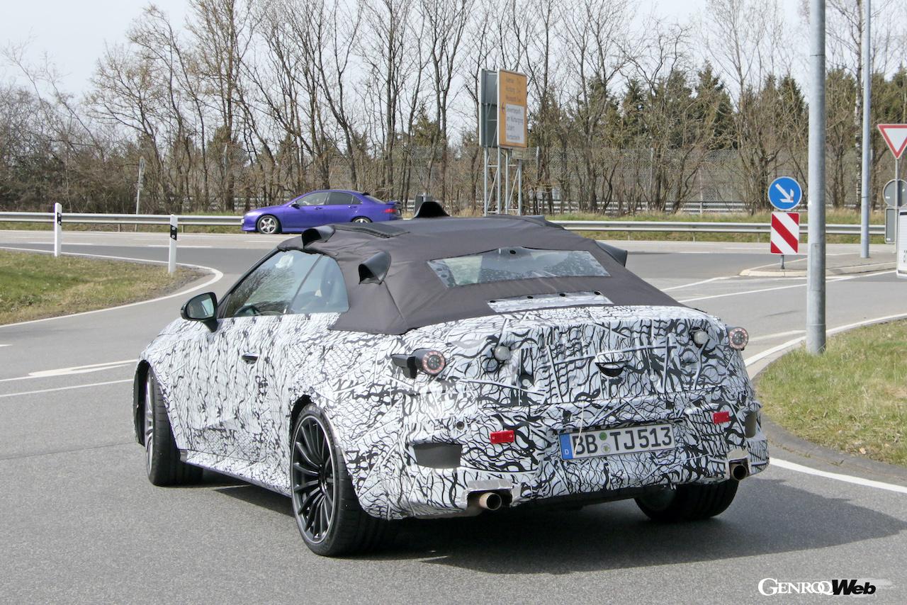 現行のEクラス カブリオレとCクラス カブリオレを統合する「メルセデス・ベンツ CLEクラス」がニュルブルクリンクでテスト