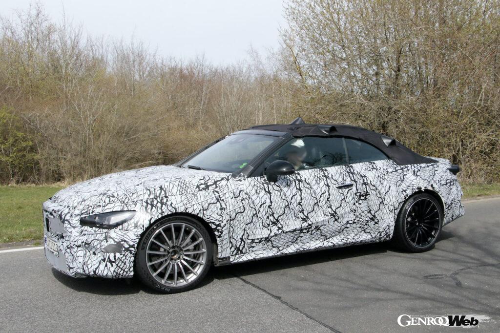 現行のEクラス カブリオレとCクラス カブリオレを統合する「メルセデス・ベンツ CLEクラス」がニュルブルクリンクでテスト。