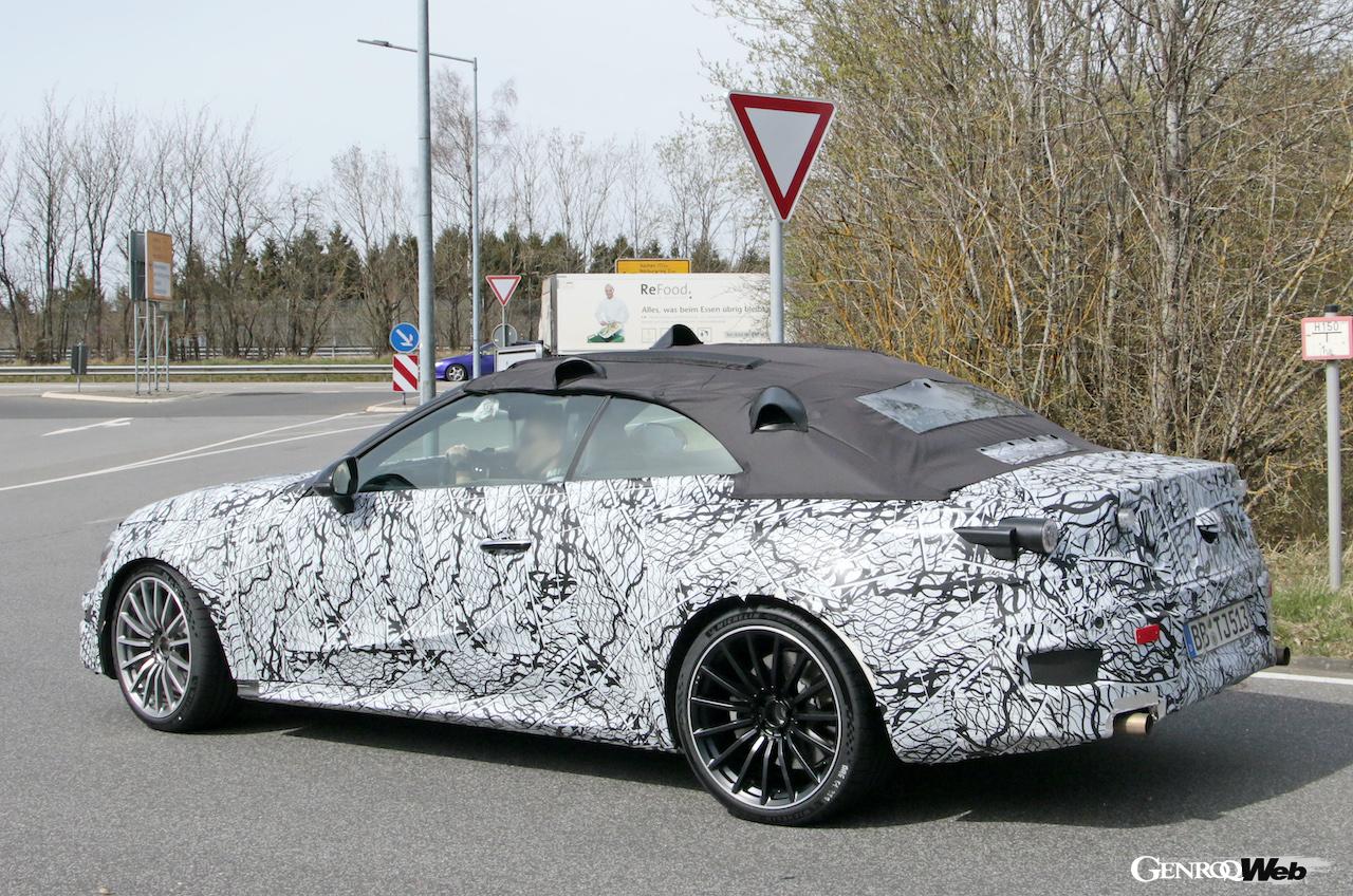 現行のEクラス カブリオレとCクラス カブリオレを統合する「メルセデス・ベンツ CLEクラス」がニュルブルクリンクでテスト