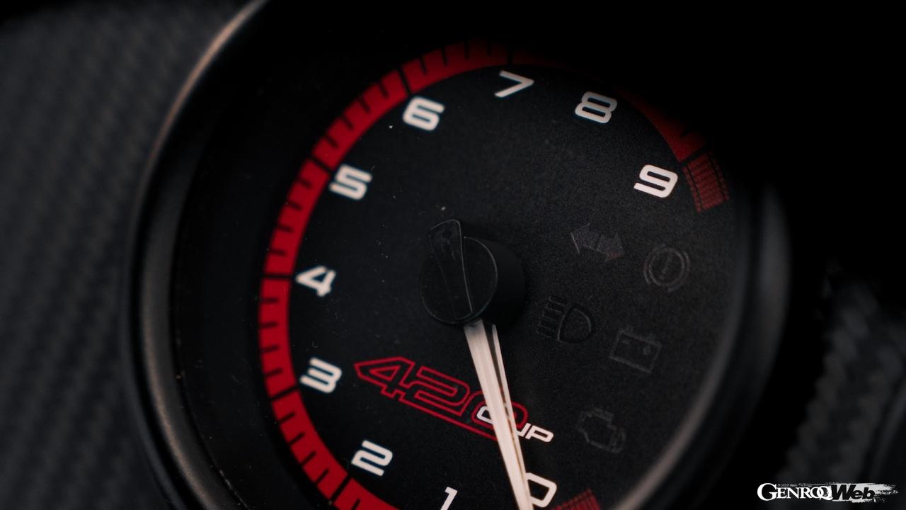 「ケータハム セブン 420 CUP」のコクピット。