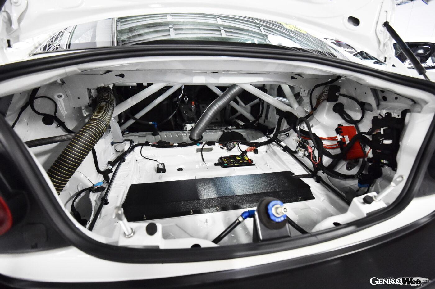 美しく仕上げられたコクピットはBMWが自ら仕上げただけのことはある。