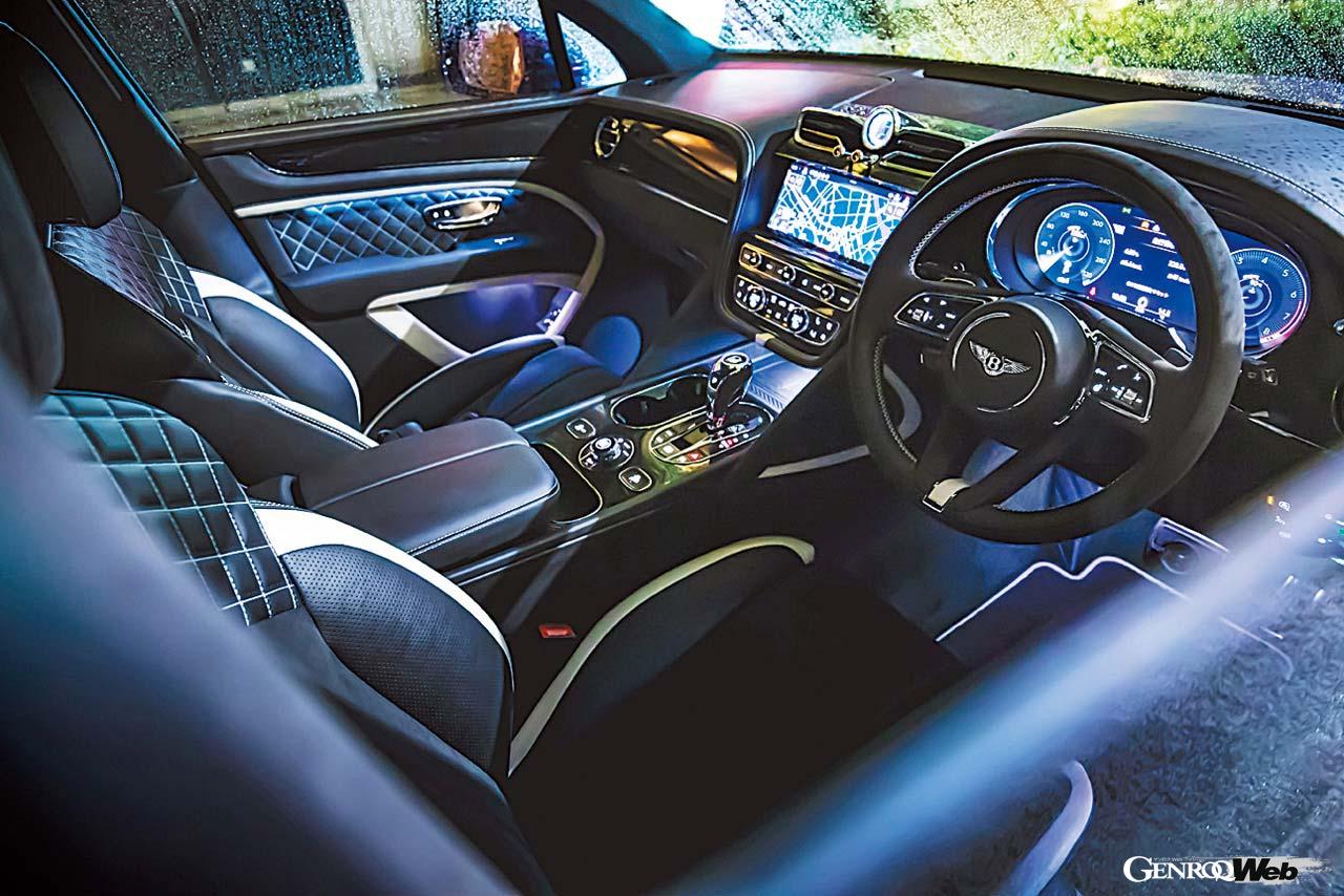 ベントレー ベンテイガスピードのコクピット