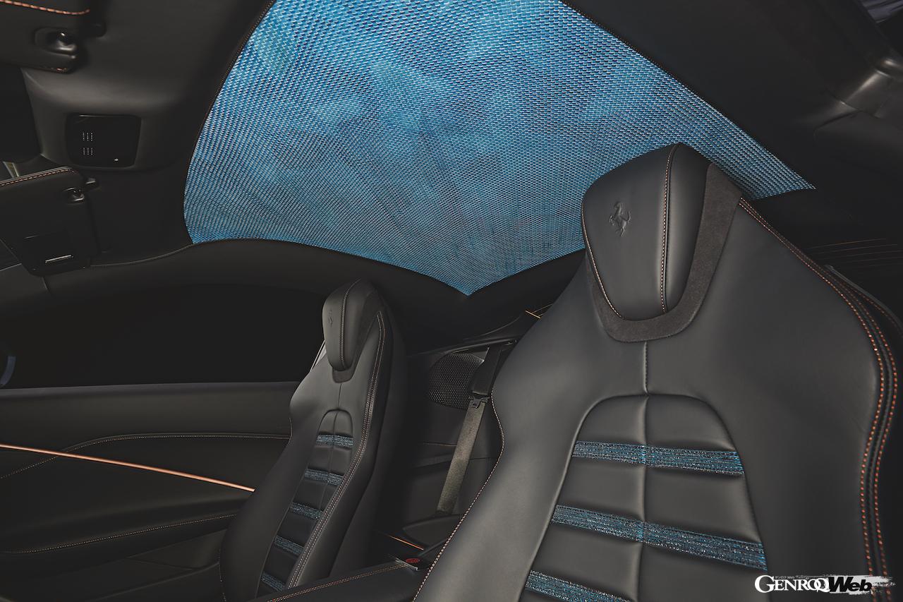 フェラーリ ローマのテーラーメイド仕様。ルーフライナー