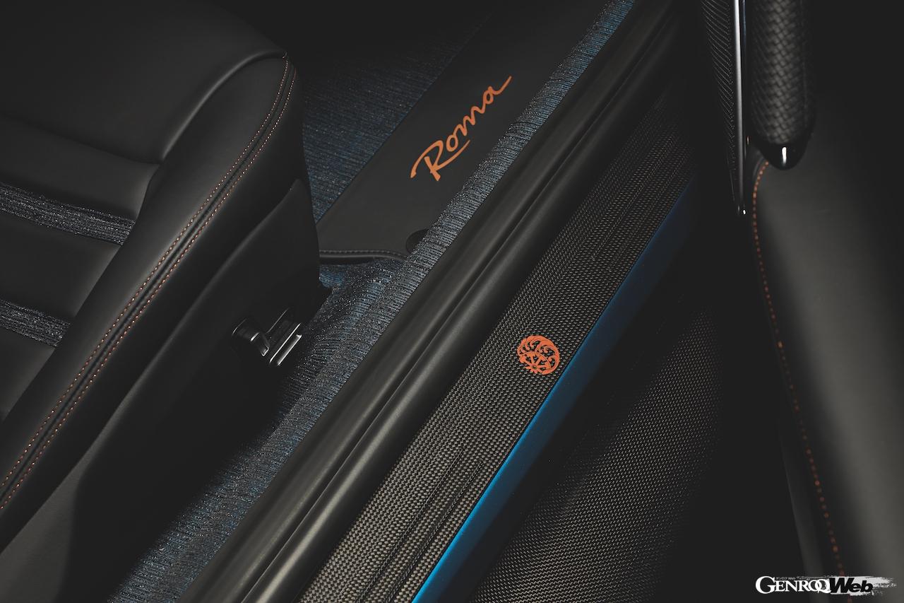 フェラーリ ローマのテーラーメイド仕様。スカッフプレート