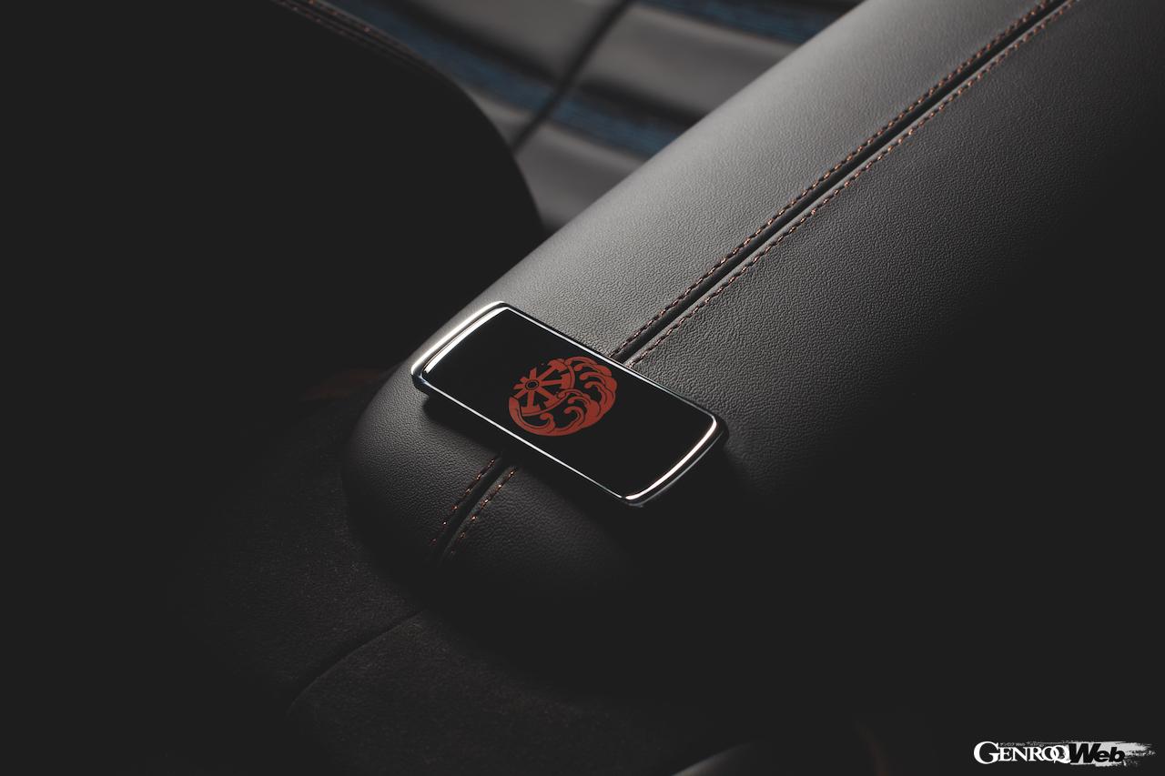 フェラーリ ローマのテーラーメイド仕様。オリジナルのエンブレム