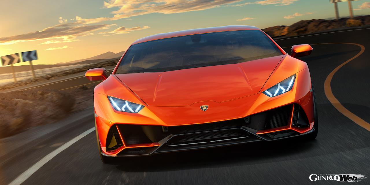 ランボルギーニ ウラカン EVOの走行シーン