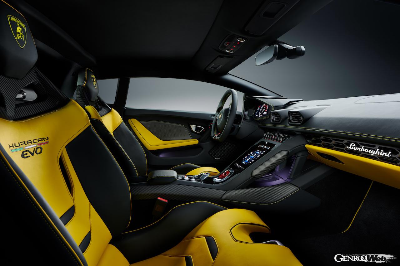 ランボルギーニ ウラカン EVO RWDのシート