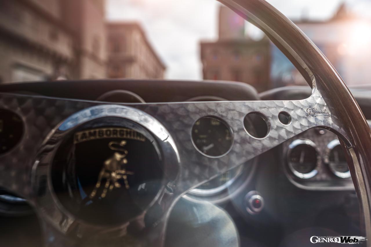ランボルギーニ 350GTのステアリングホイール