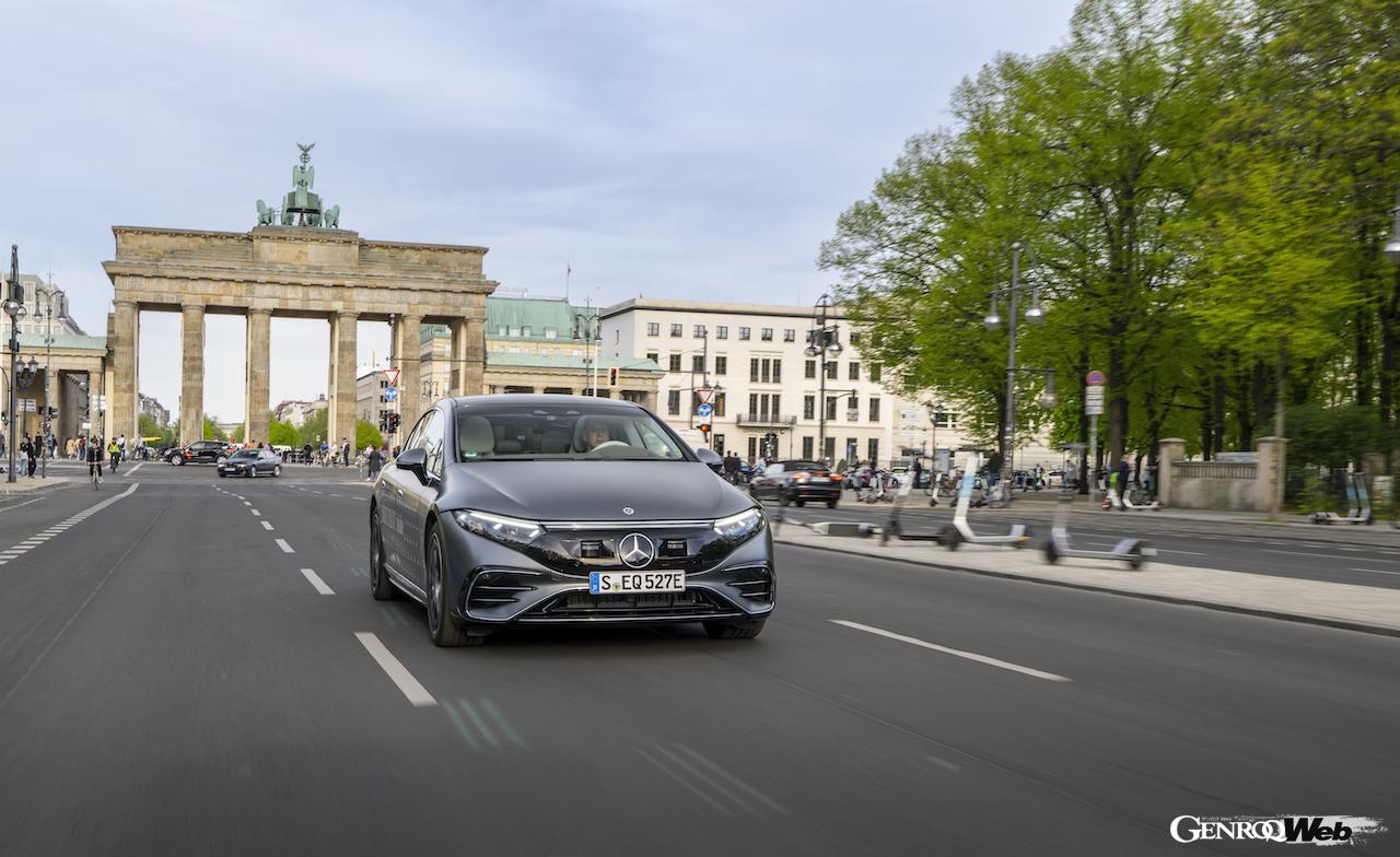 メルセデス・ベンツの条件付き自動運転システム「ドライブ パイロット」を搭載するEQS
