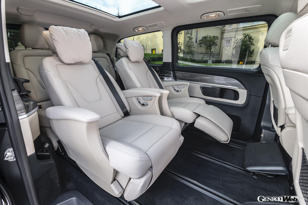 メルセデス・ベンツ V 300 dのリヤシート