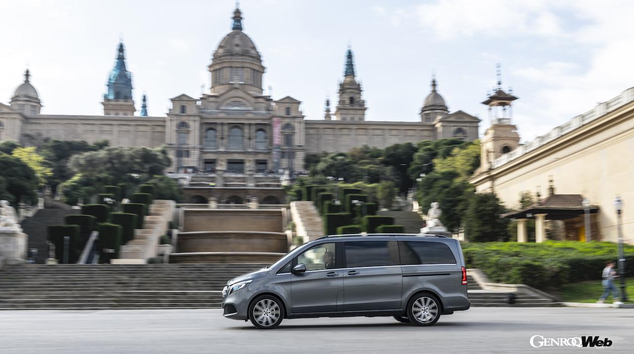 メルセデス・ベンツ V 300 dのサイドビュー