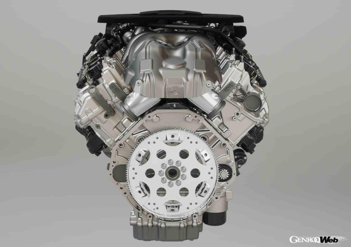 新型レンジローバーに搭載される4.4リッターV8ガソリンエンジン。