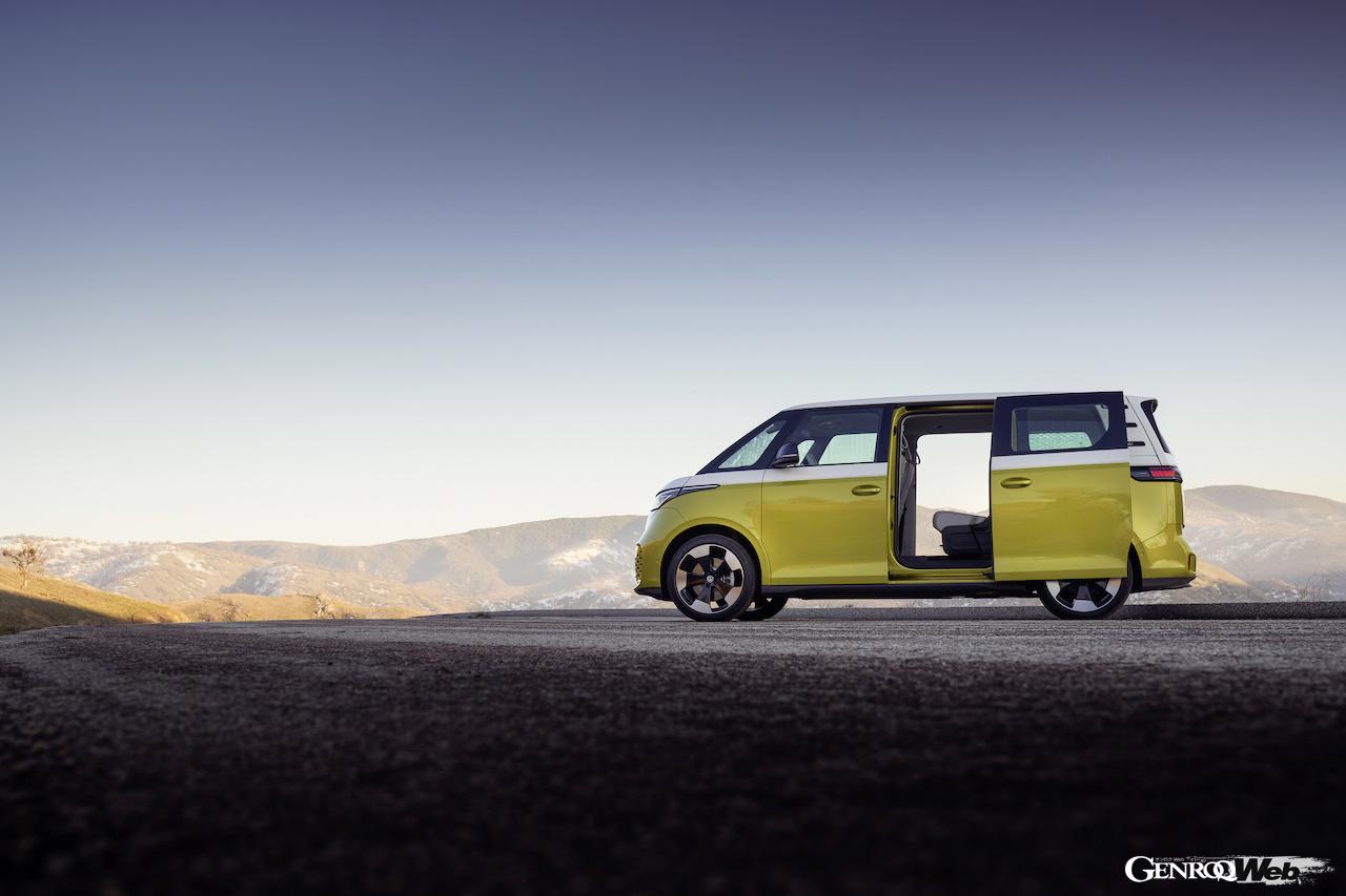 フォルクスワーゲン ID.Buzz。サイドビュー。ドア開