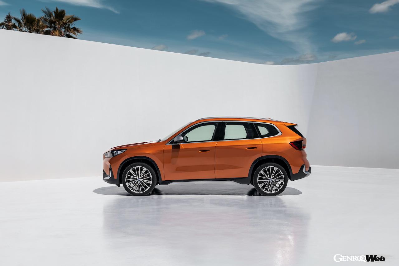 フルモデルチェンジを果たした、BMWのエントリーSAV「X1」のサイドビュー。