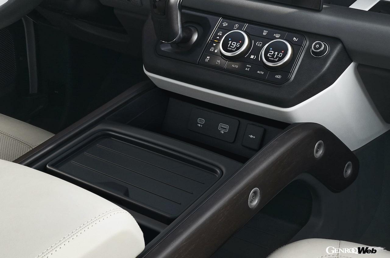 シリーズ最長のボディを持つ「ランドローバー ディフェンダー 130」のインテリア