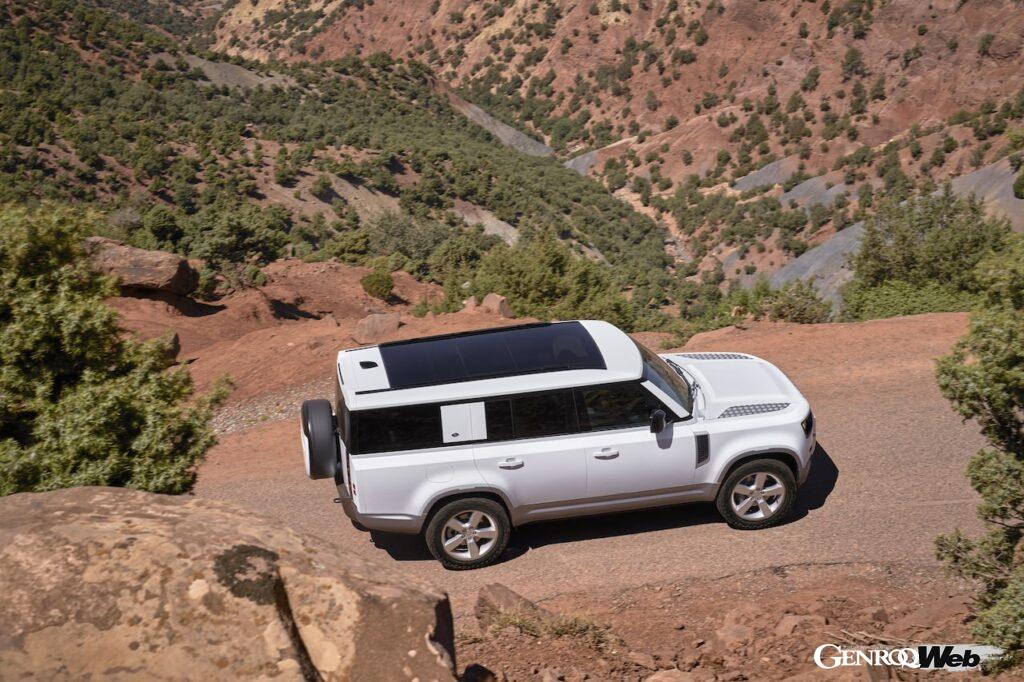 シリーズ最長のボディを持つ「ランドローバー ディフェンダー 130」のエクステリア。