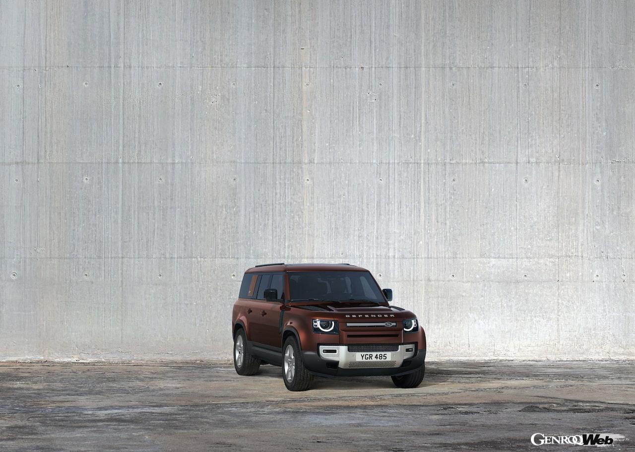 シリーズ最長のボディを持つ「ランドローバー ディフェンダー 130」のフロントスタイル