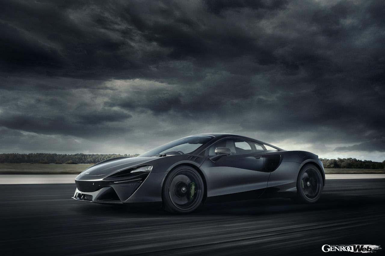 マクラーレン アルトゥーラのフロントビュー