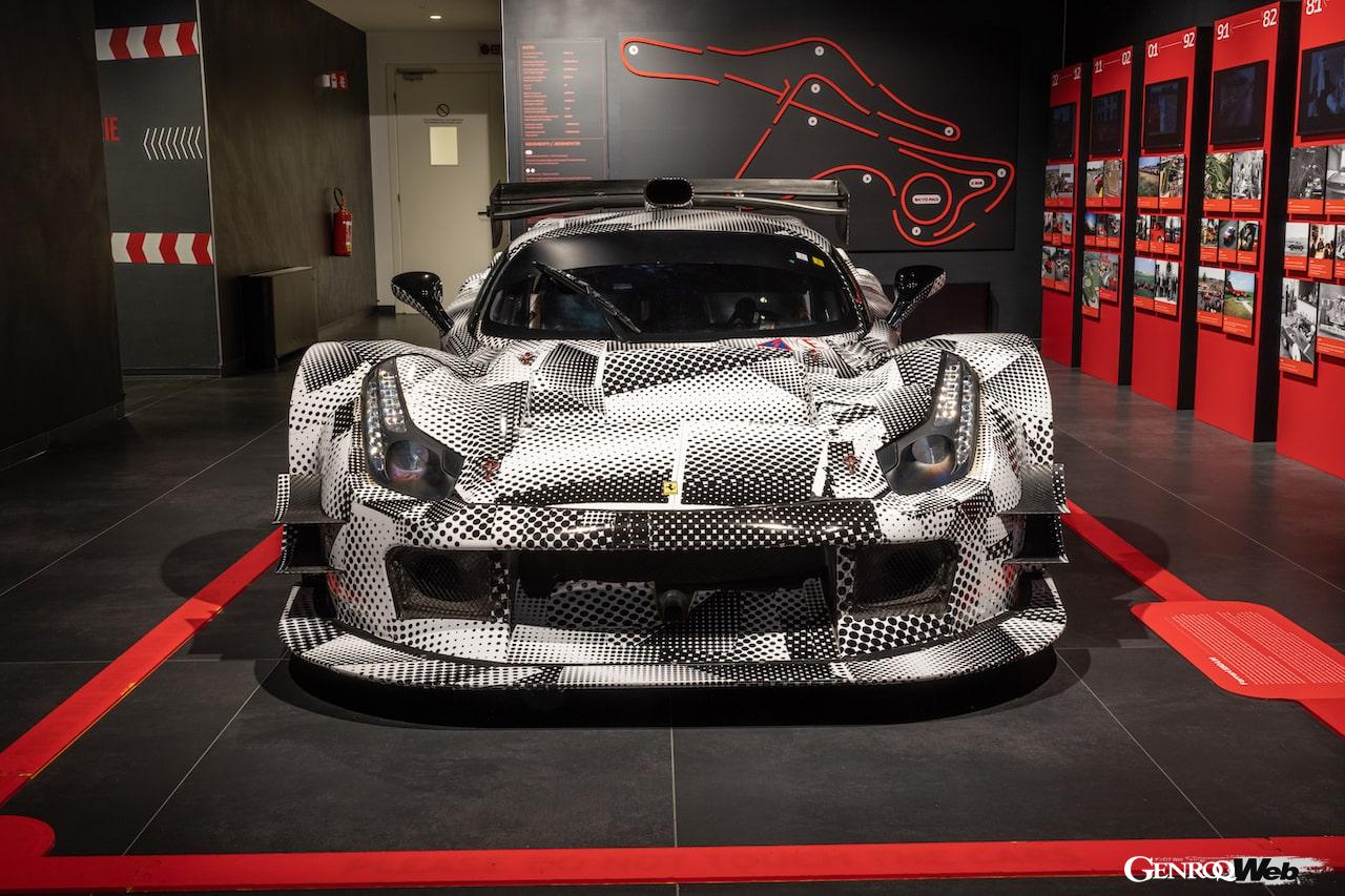 フィオラーノ・サーキット50周年企画展に展示される「フェラーリ 150 LM」のフロントビュー