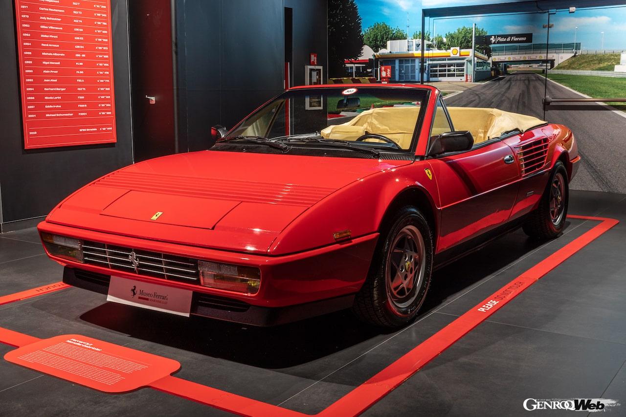 ローマ法王が乗車した「フェラーリ 3.2 モンディアル カブリオレ」のフロントスタイル
