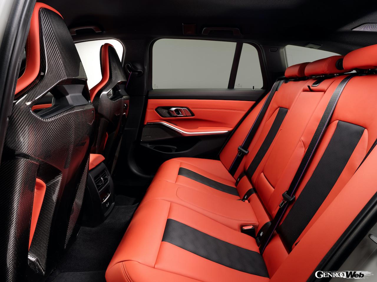 BMW M3 ツーリングのリヤシート