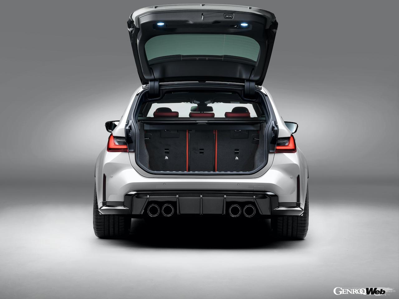 BMW M3 ツーリングのラゲッジルーム