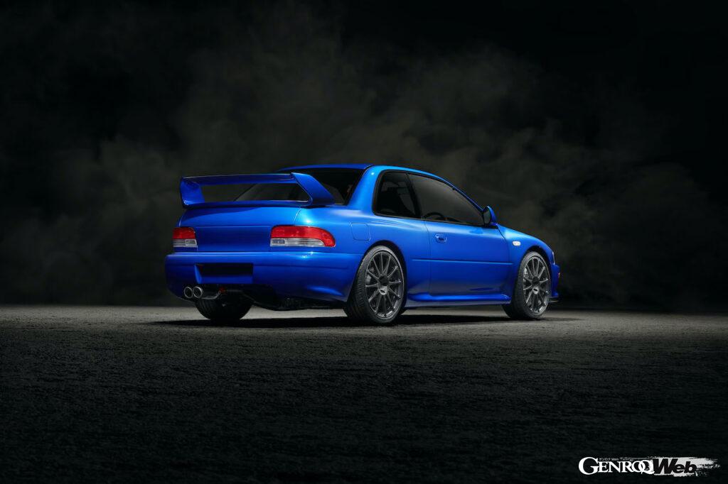 インプレッサ 22Bをベースとしながら、各コンポーネントにカーボンファイバー製パーツを多用。1200kgを切る車重を実現した。