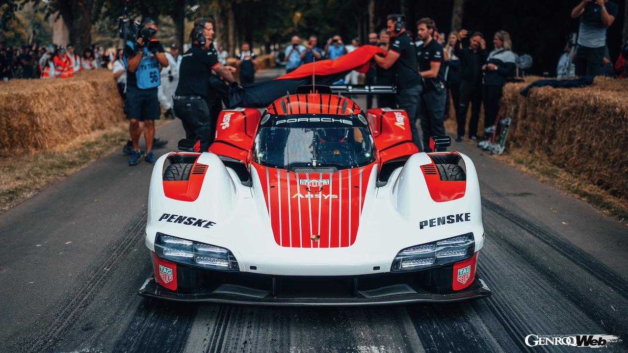 グッドウッド・フェスティバル・オブ・スピードにおいて、走行を披露した「ポルシェ 963」