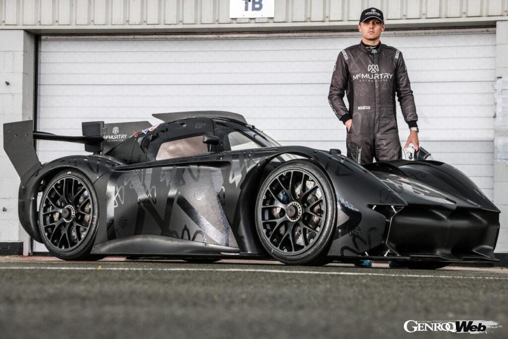 1年の開発期間を経た電動ハイパーカー「マクマートリー スピアリング」が、マックス・チルトンのドライブでグッドウッド・ヒルクライムの記録更新に挑む。