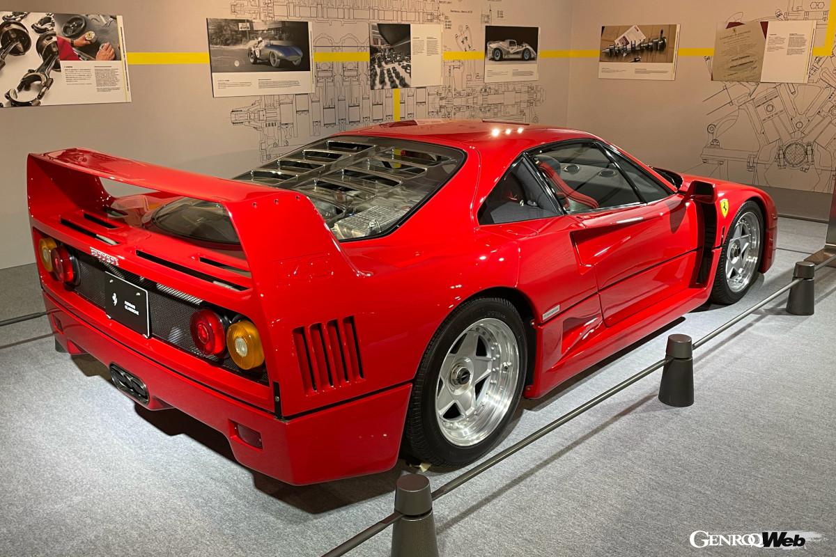 エンツォ・フェラーリが直接手がけた最後の市販車として人気の高いF40。たった今納車されたばかりのようなコンディション。すべてオリジナルの状態だ。