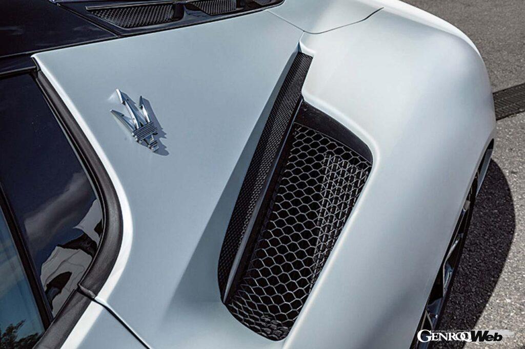 久々のミッドシップスーパースポーツ、マセラティMC20。プレチャンバー付き3.0リッターV6ツインターボエンジンという純内燃機関を搭載する。