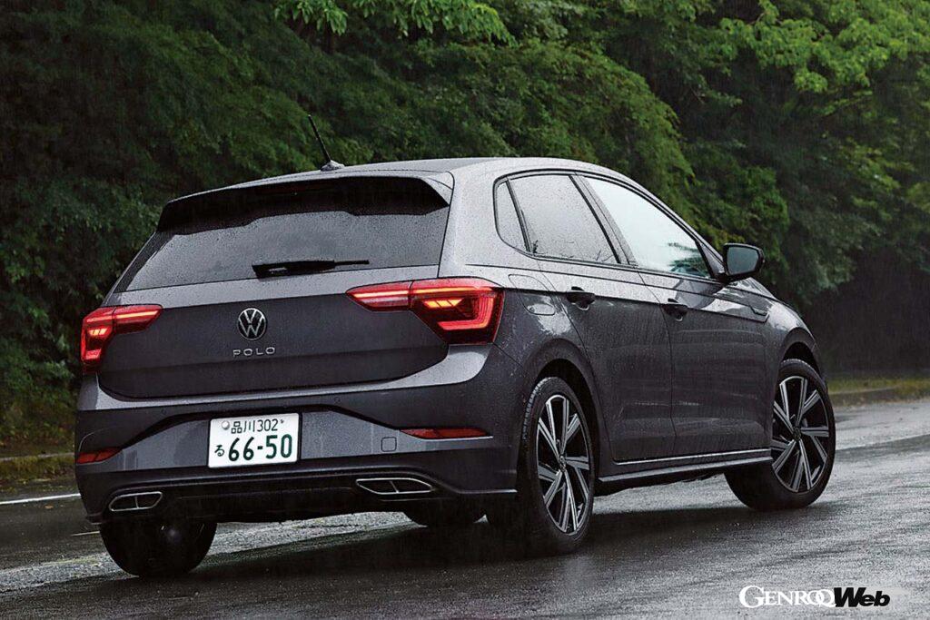 新型はサイズこそ変わらないが、バンパー形状が変化し、マイチェン前モデルよりも全長が10〜25mm伸びた。