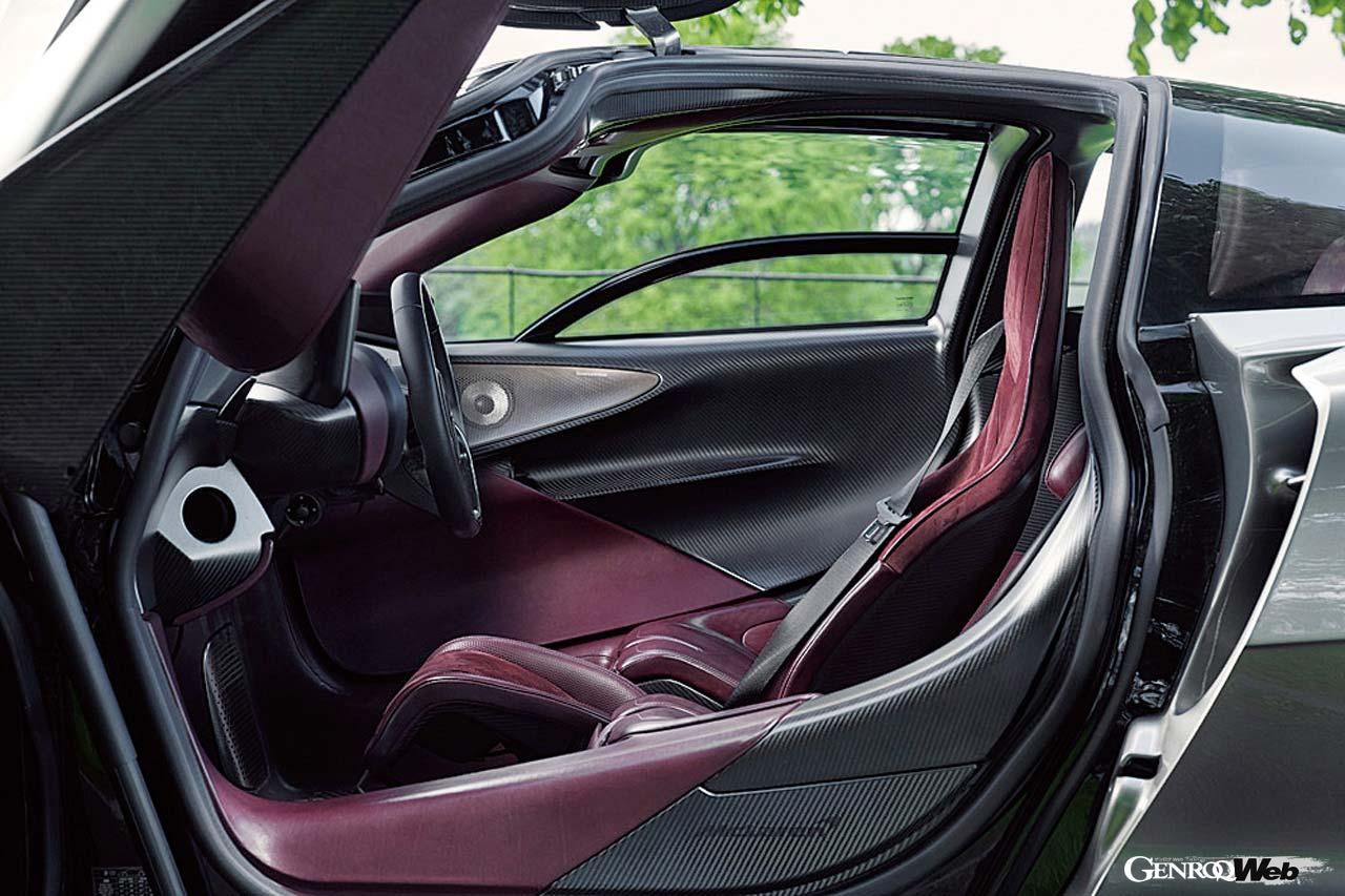 マクラーレン スピードテールのコクピット