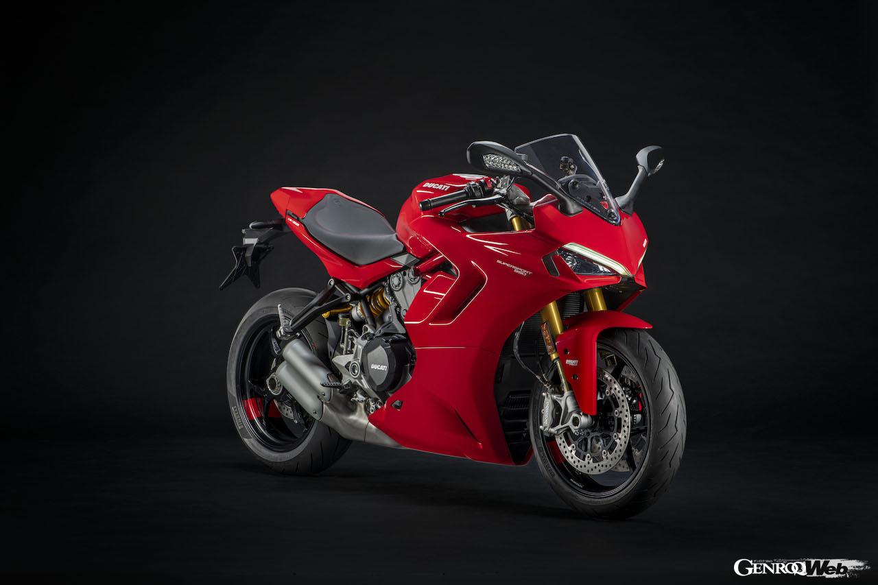 ドゥカティ スーパースポーツ 950 Sのフロントビュー