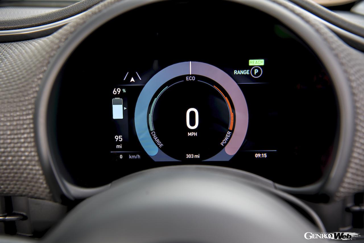 新型フィアット 500のメーターディスプレイ