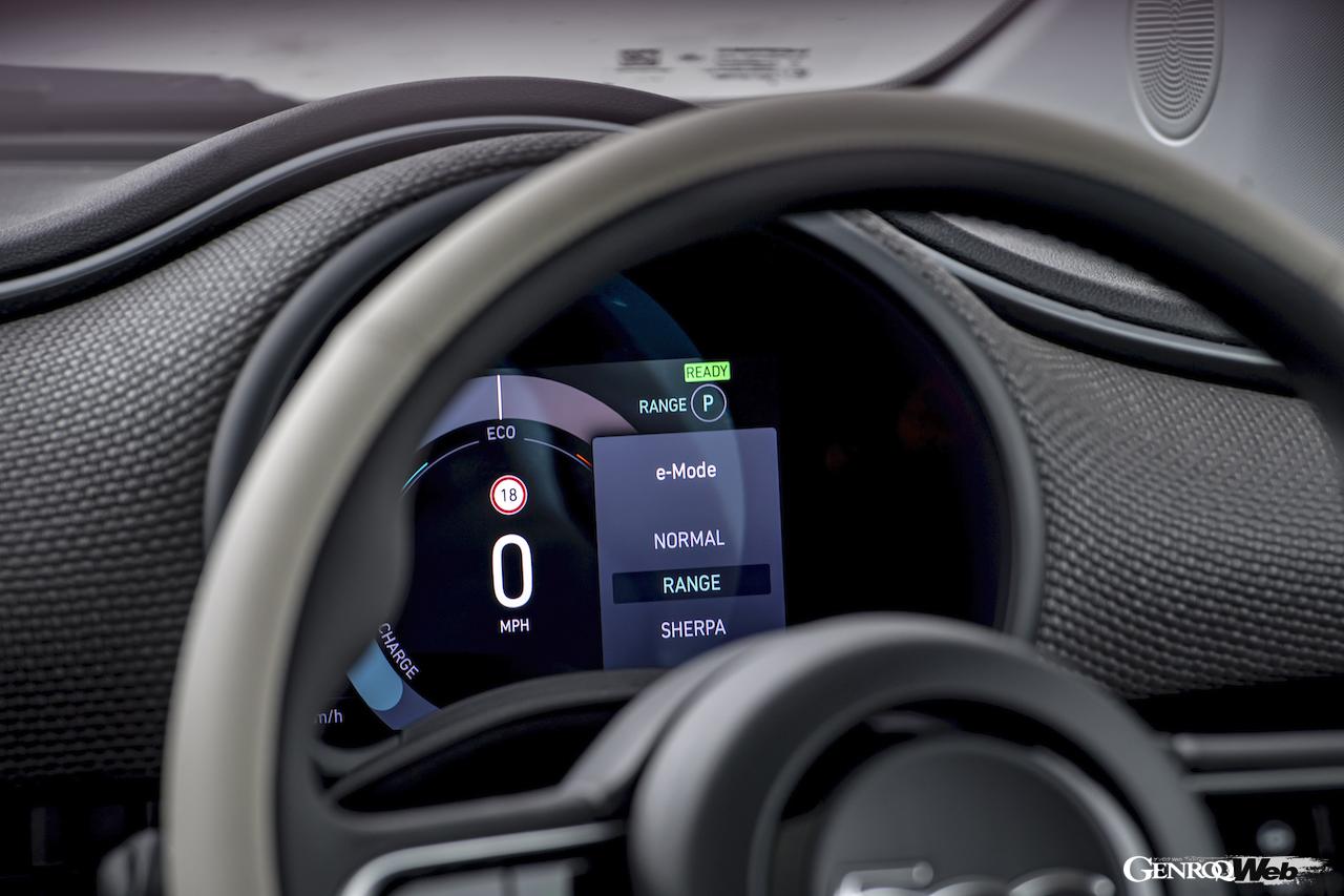 新型フィアット 500のメーターディスプレイ