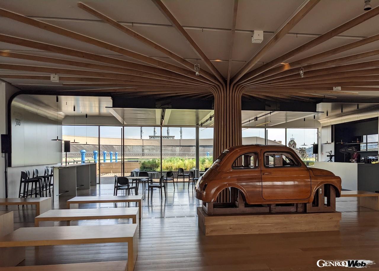 フィアット500カフェの内観イメージ