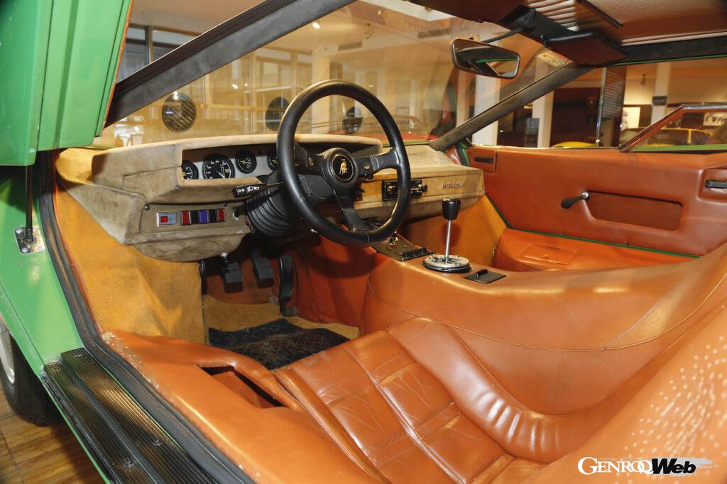 ランボルギーニ カウンタック LP400のコクピット