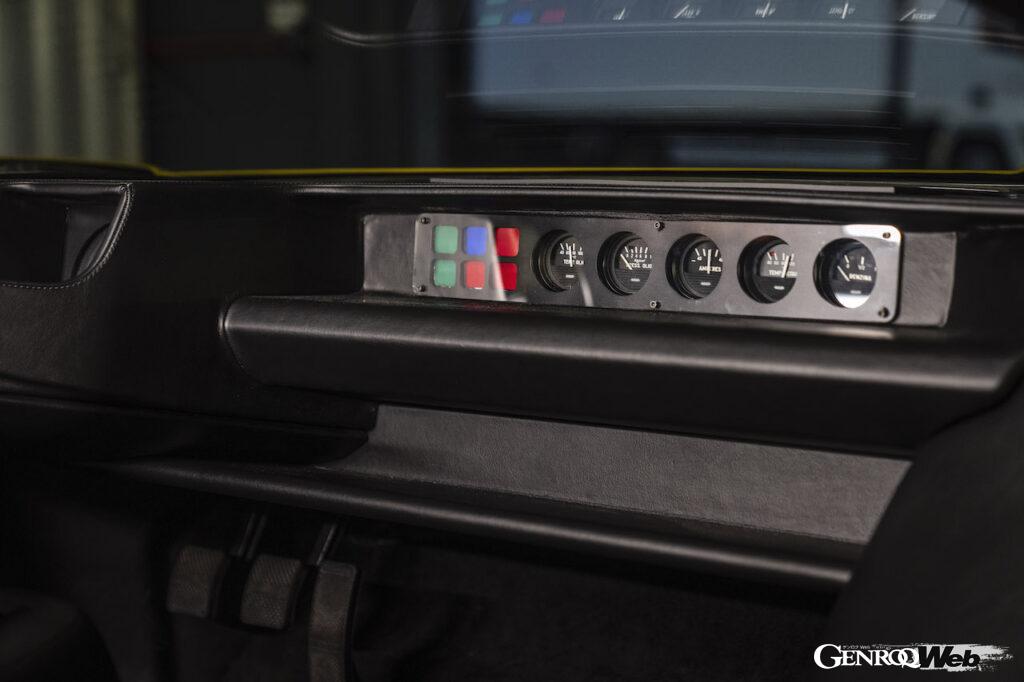 再製作されたランボルギーニ カウンタック LP500のダッシュボード