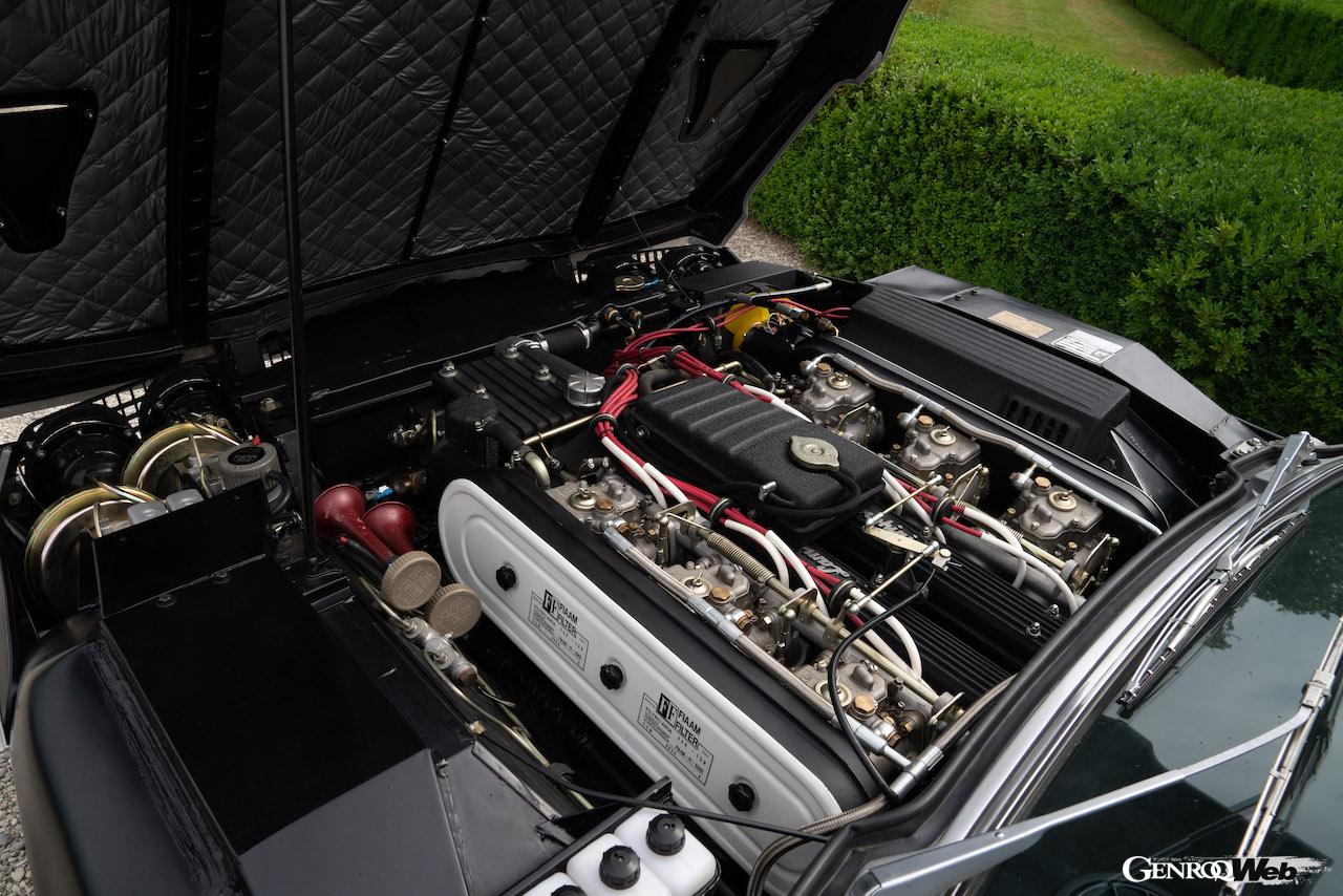 ランボルギーニ エスパーダのエンジンコンパートメント