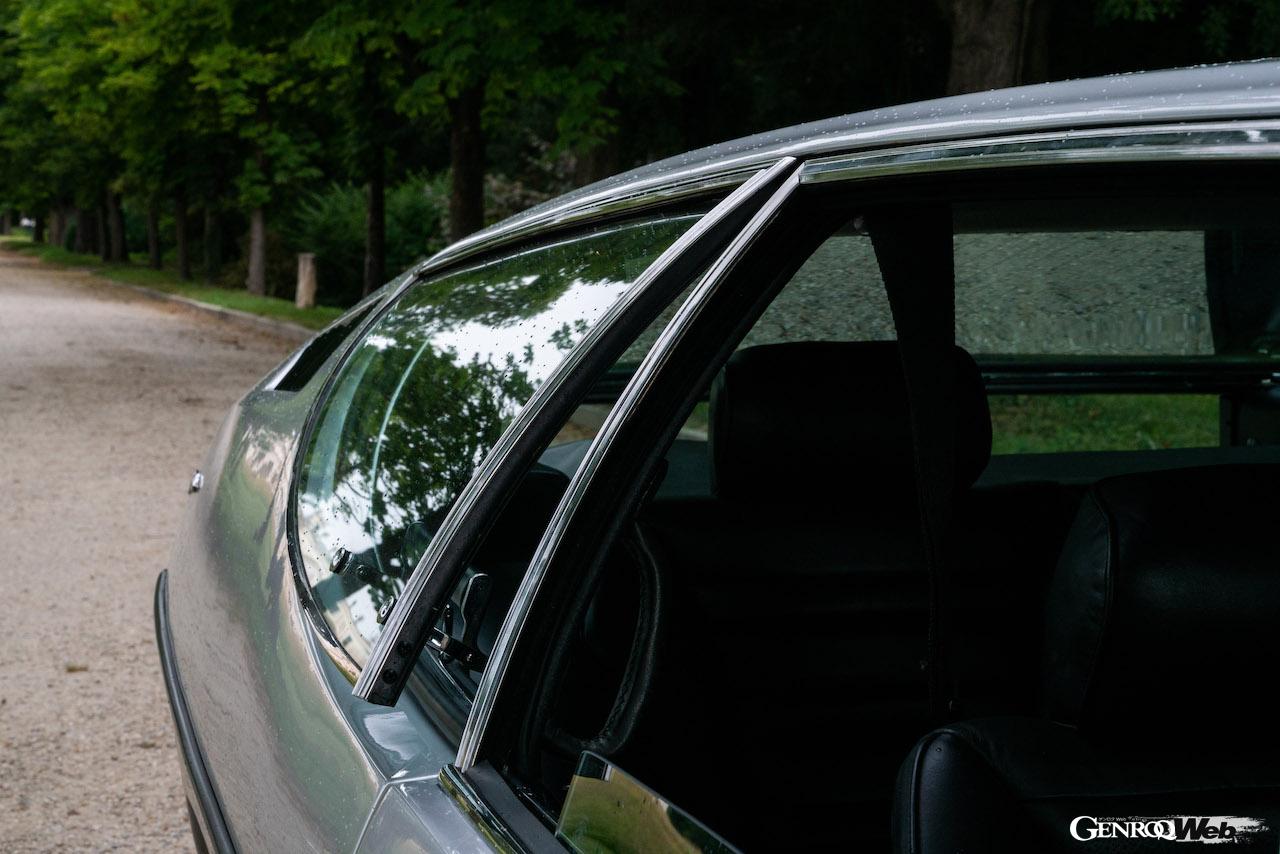 ランボルギーニ エスパーダのサイドウインドウ