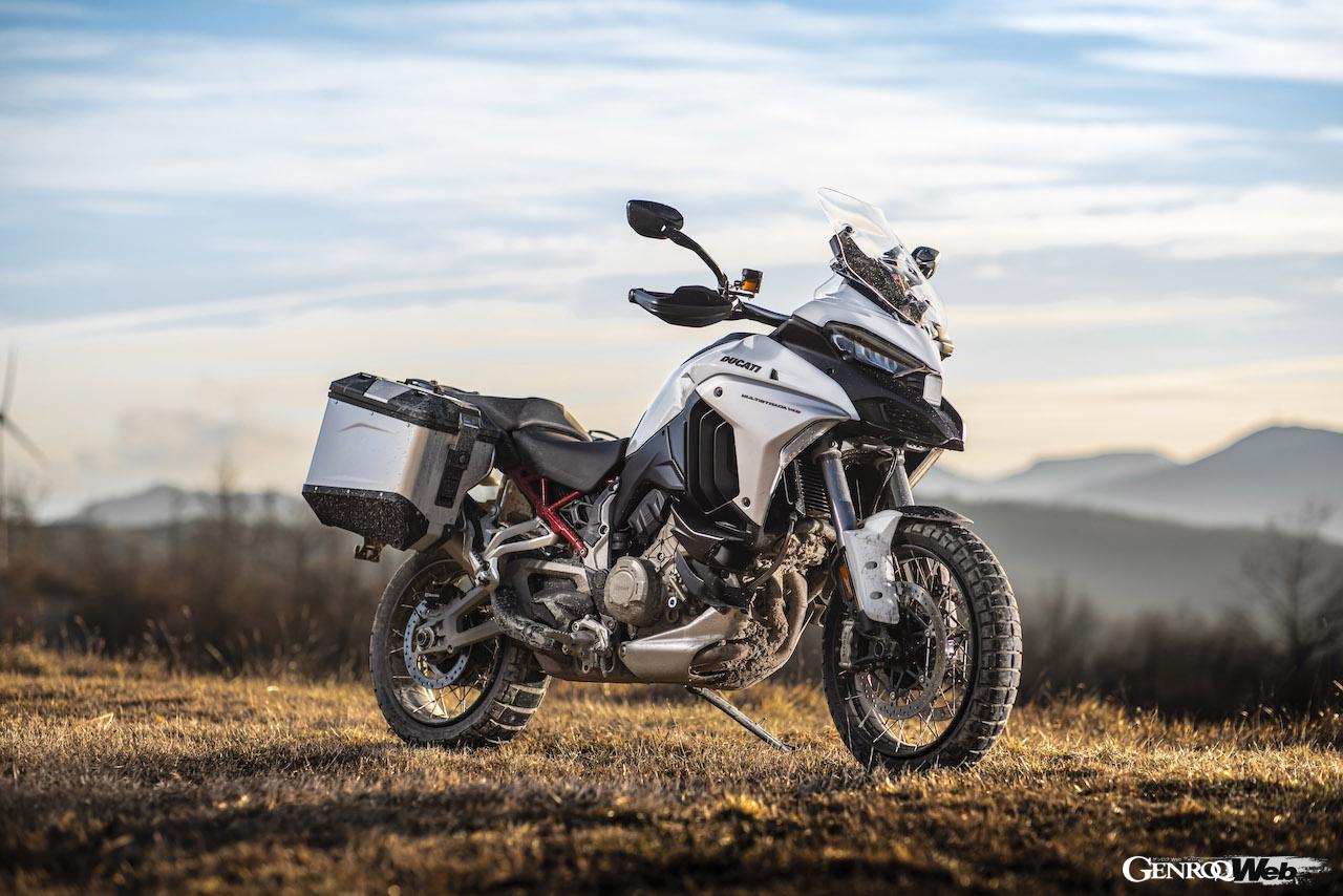 ドゥカティ ムルティストラーダ V4 Sのフロントビュー