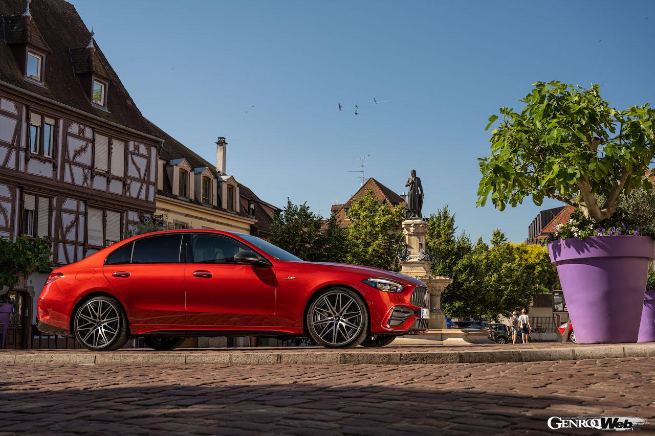 メルセデスAMG C43 4MATICのサイドビュー