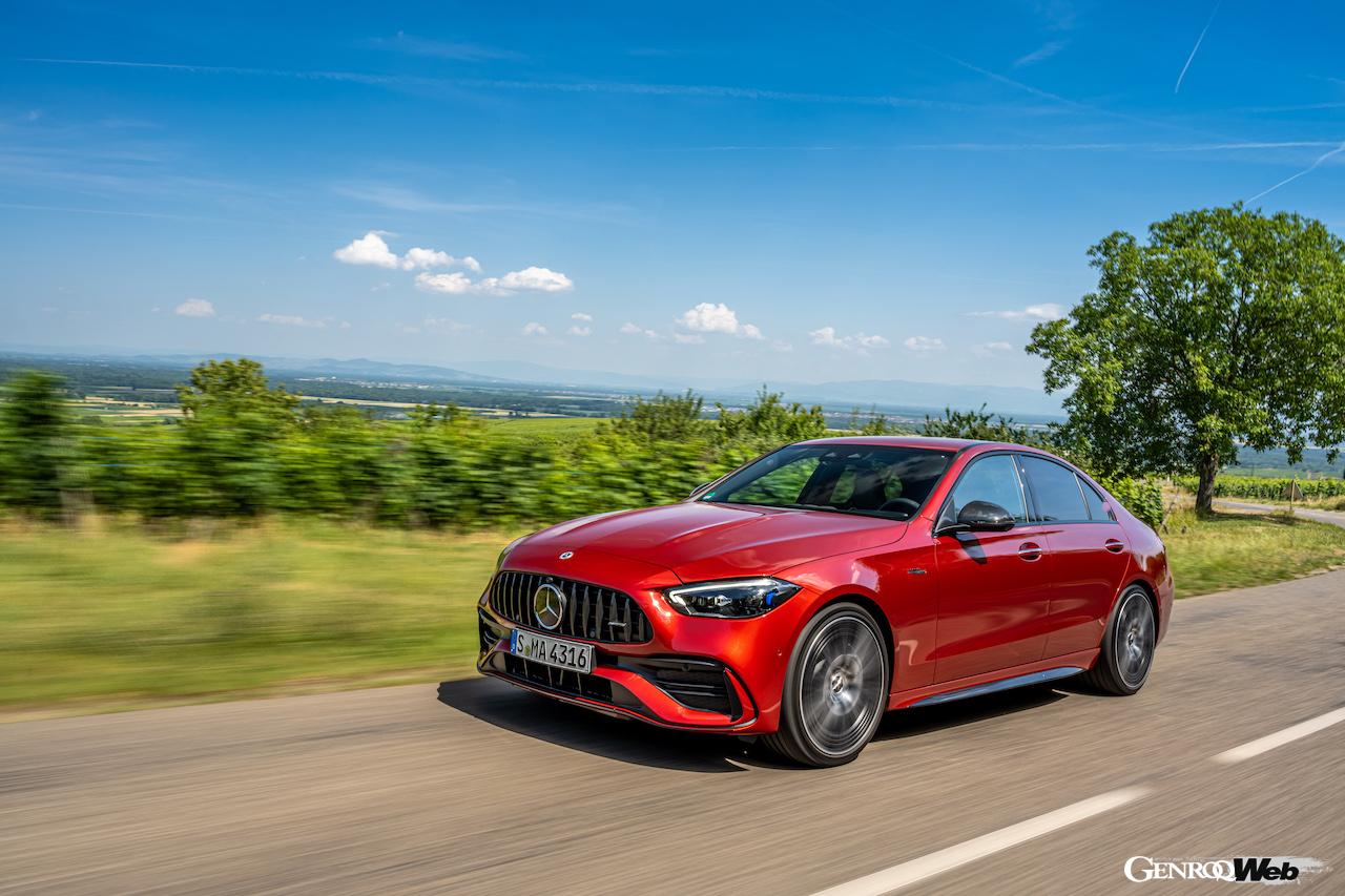 メルセデスAMG C43 4MATICのフロントビュー