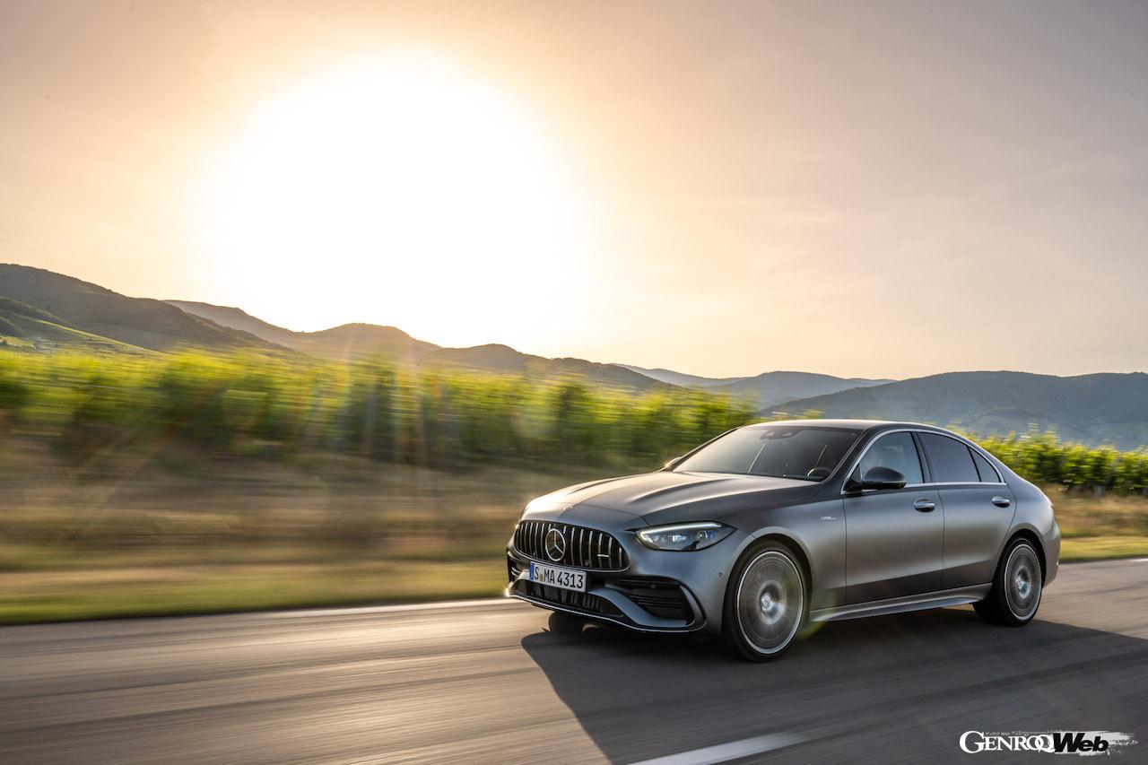 メルセデスAMG C 43 4MATICのフロントビュー