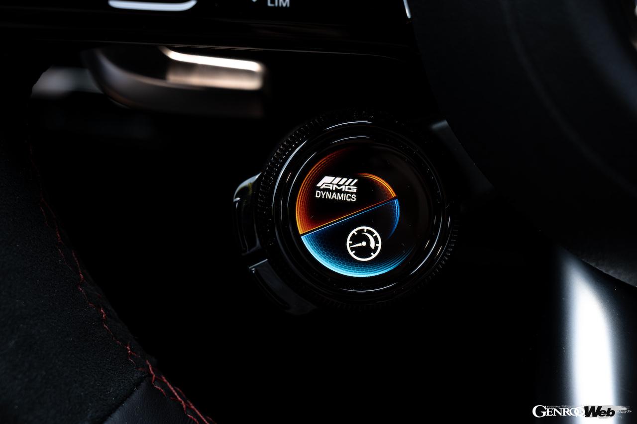 メルセデスAMG C43 4MATICの「AMG DYNAMICS」切り替えスイッチ
