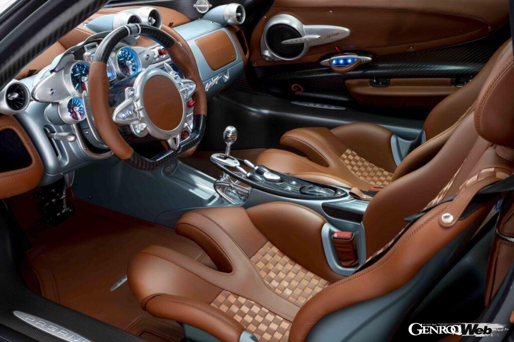 パガーニ ウアイラ コーダルンガのインテリア